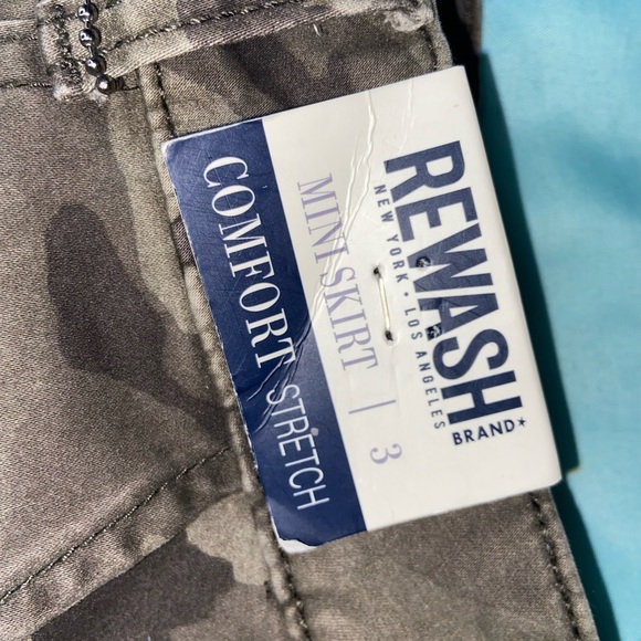 Rewash The Mini skirt - Picture 3 of 3